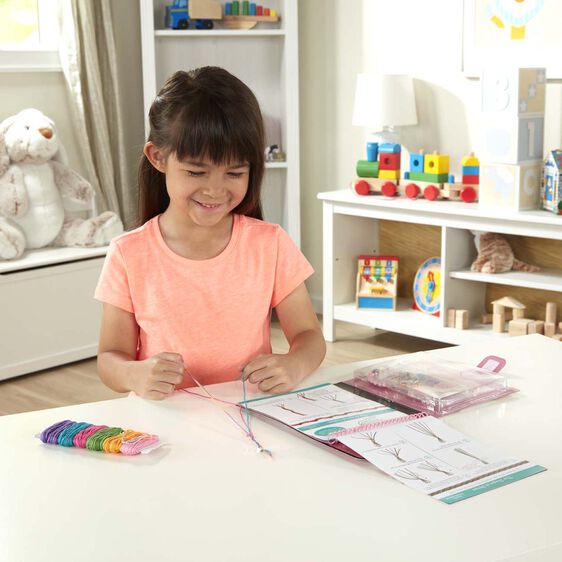 Melissa & Doug On-The-Go Crafts - Friendship Bracelets
