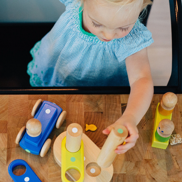 Tegu Magnetic Floating Stacker – Blue/Green